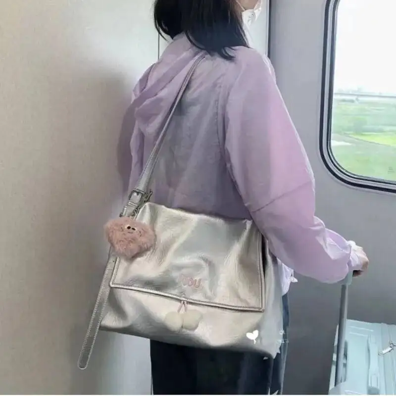 กระเป๋าโท้ทขนาดใหญ่ Bloom สำหรับผู้หญิง กระเป๋าถือลำลองหนัง PU สไตล์ไฮสตรีท กระเป๋าสะพายข้างสไตล์เรโทรสำหรับผู้หญิง Y2k