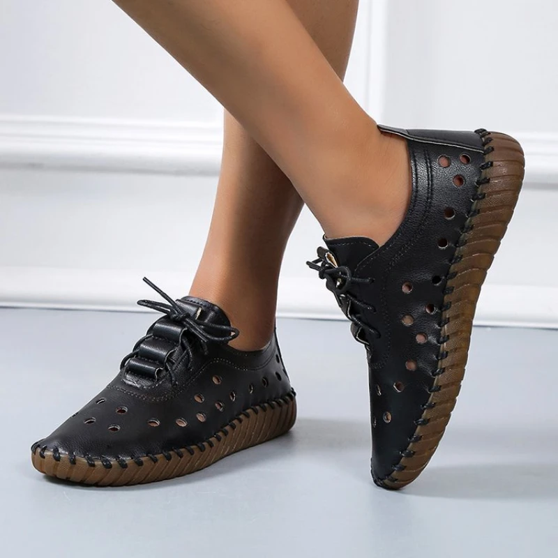 New Designer Women Flats Breathable Sew Oxford Sneakers Woman Casual Lace-Up Leather Hollow Moccasins Black Zapatos Para Mujeres