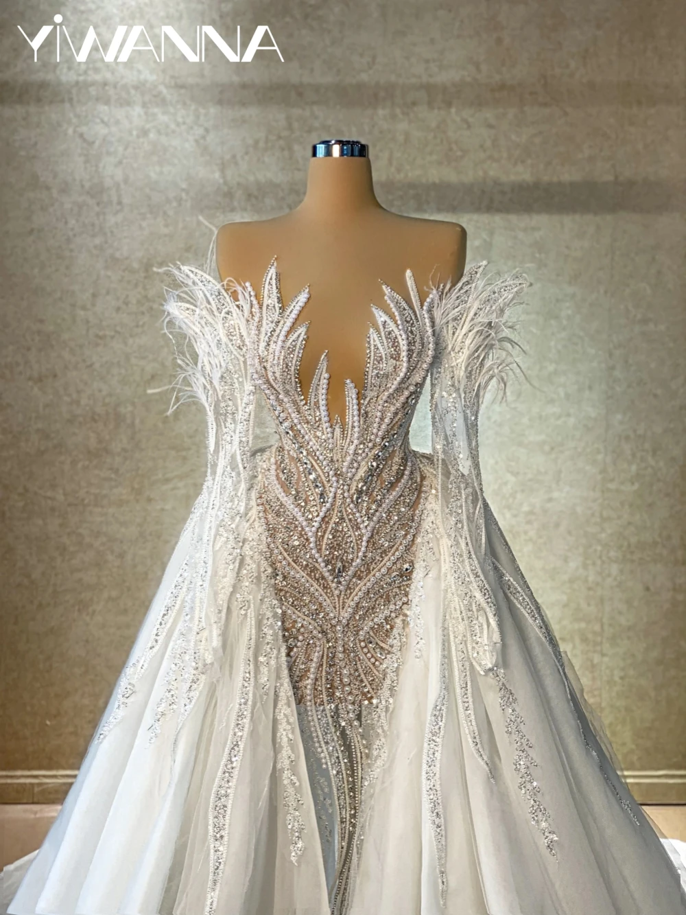 Abnehmbare Schleppe, luxuriöses, perlenbesetztes, langes Hochzeitskleid, glitzernde Perlen, Kristall-Brautkleid, individuelle Illusionskleider für die Braut