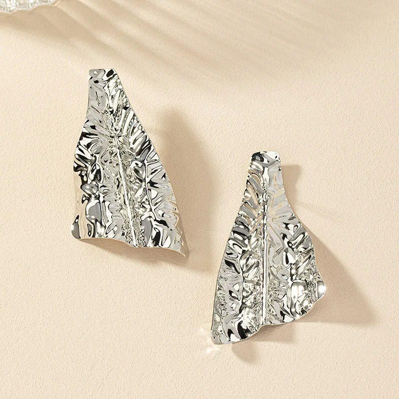 New Personality Folded Leaf Hanging Earrings Exaggerated Women's Dangle Earrings Uneven Heavy Metal Earrings Fashion Jewelry