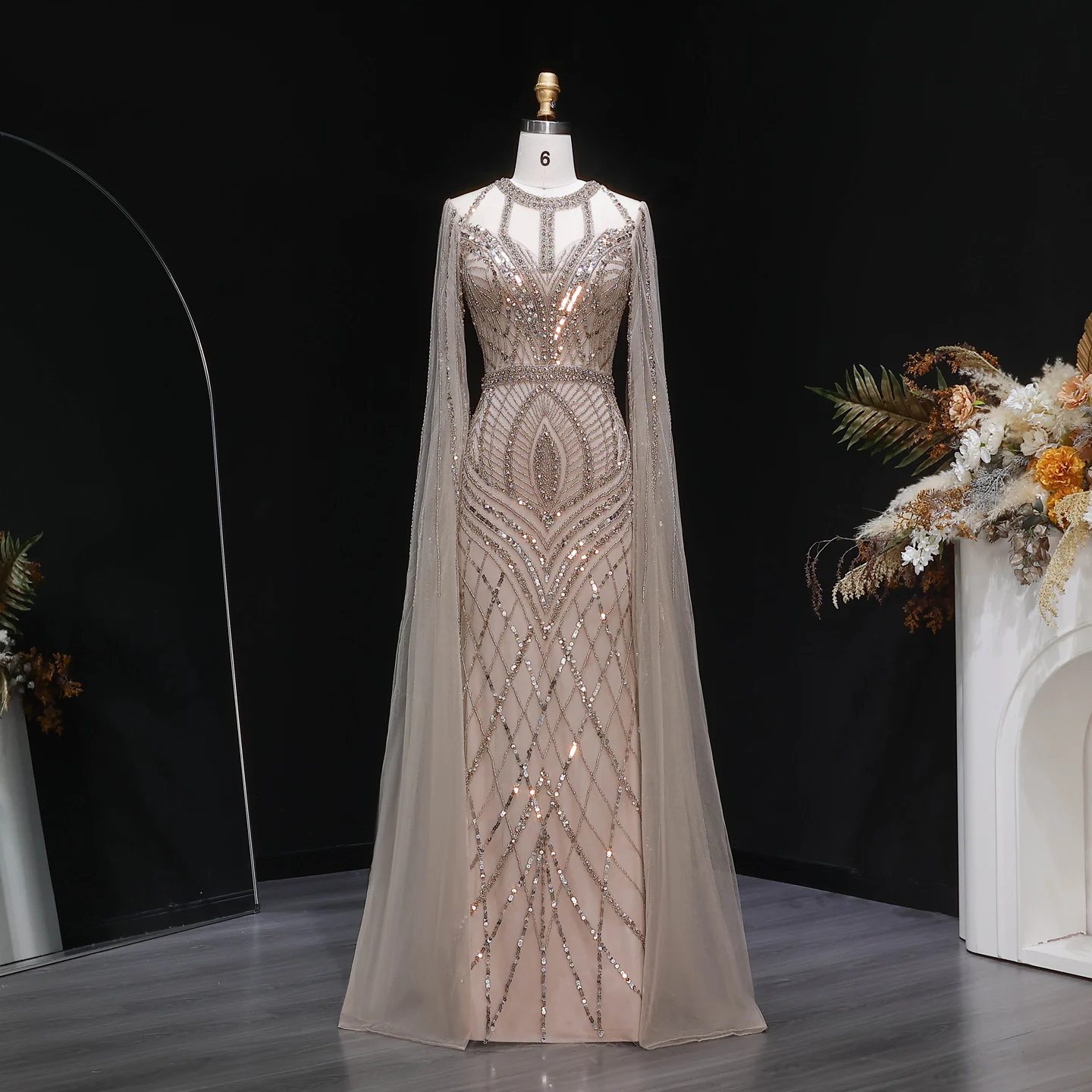 Sharon Said Luxuriöses Rosa O-Ausschnitt Etuikleid mit Cape-Ärmeln, Paillettenbesetztes Abendkleid für Damen SS126 Maßanfertigung – Detail 11