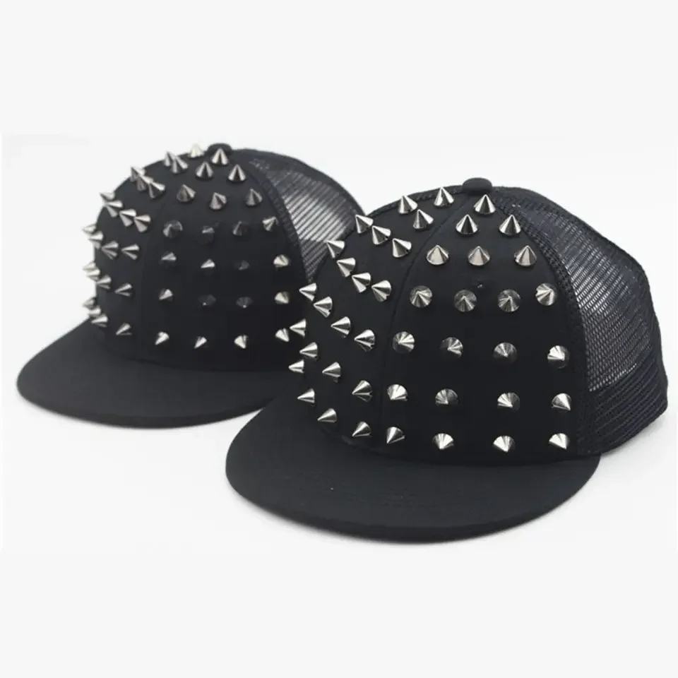 

Fashion Sunshade Rivet Flat Hat Breathable Adjustable Hop Hat Punk Rock Baseball Cap Men and Women's