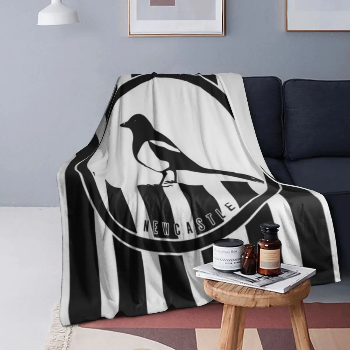 

Newcastle - Magpies Blanket Soft Warm Flannel Throw Blanket Bedspread for Bed Living room Picnic Travel Home Couch
