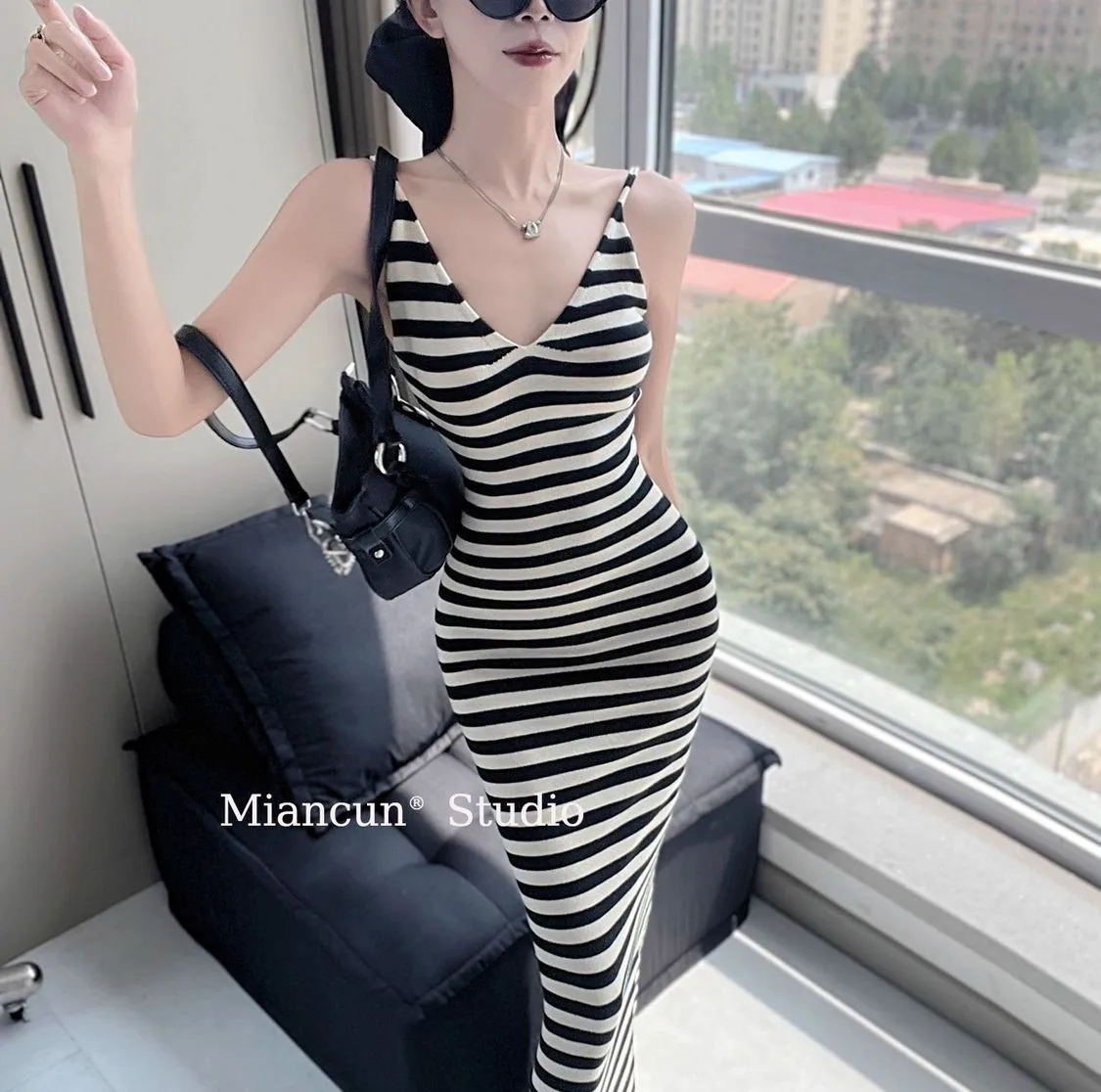 여성용 드레스, 봄 시즌, 시폰 소재, 아플리케 장식, 보타이 디자인, 컷아웃, 플레어드, 드롭 웨이스트, 비치웨어, 스포티, 가볍고 트렌디하며 편안함