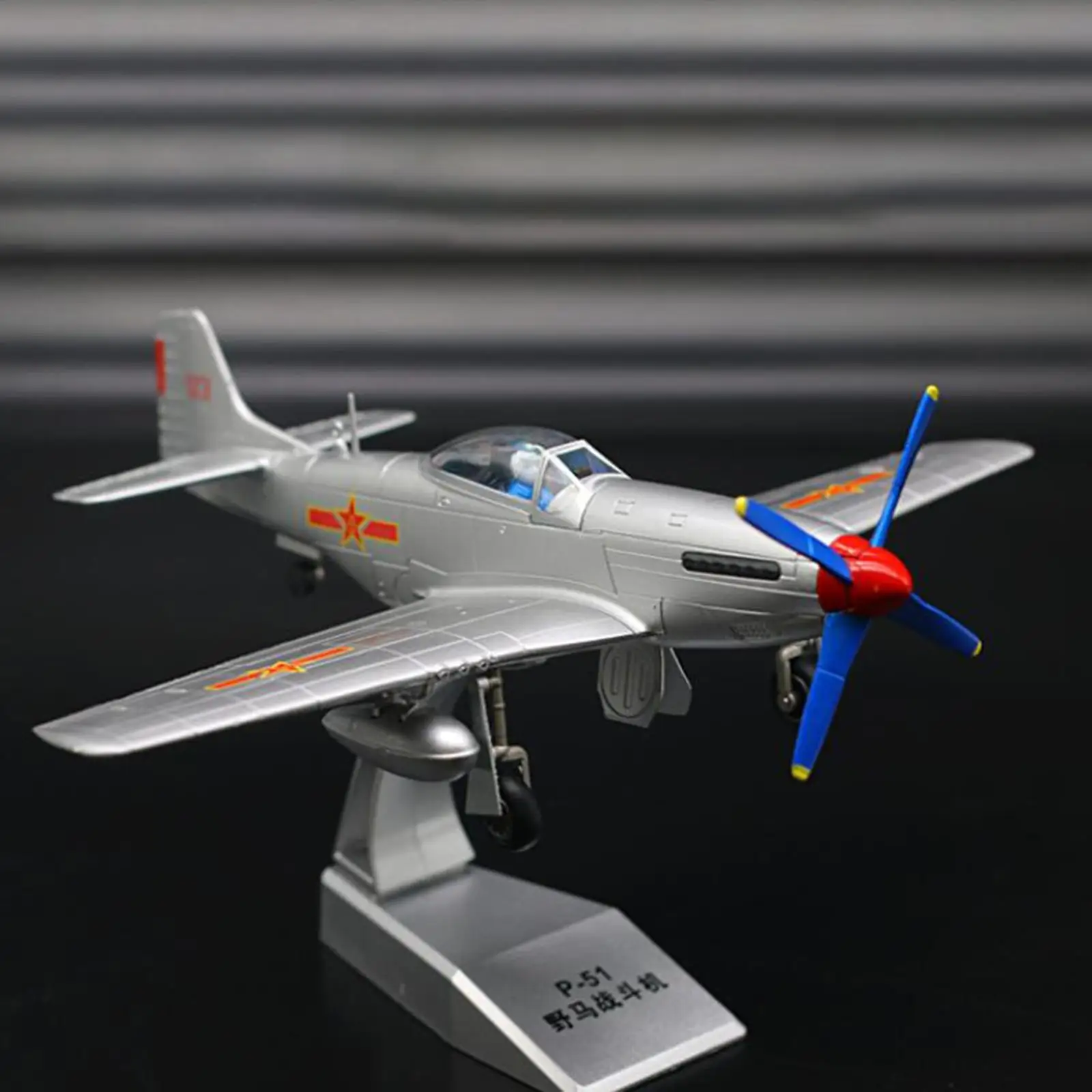 Simulation 1:48 P51 Aircraft Model Aviation Commemorate Tabletop Decor with Base for Bar Living Room Bedroom Bookshelf Office