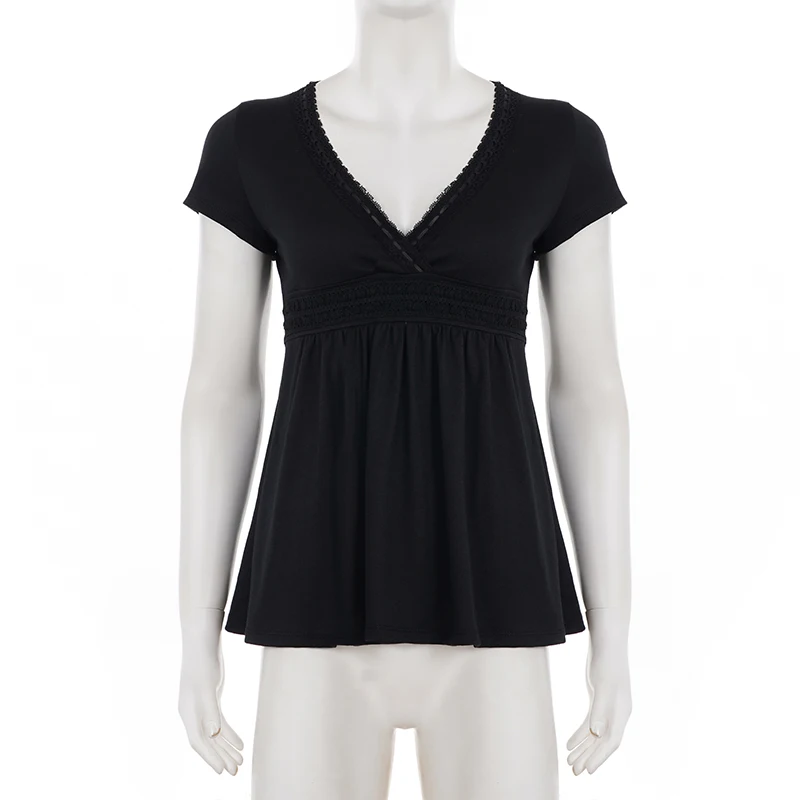 SUCHCUTE Schwarzes Spitzen-Patchwork-T-Shirt mit V-Ausschnitt und kurzen Ärmeln für Damen, passend zu einfarbigen Basic-Tops, Sommer-Outfits, Y2k-T-Shirt, lässig – Detail 4