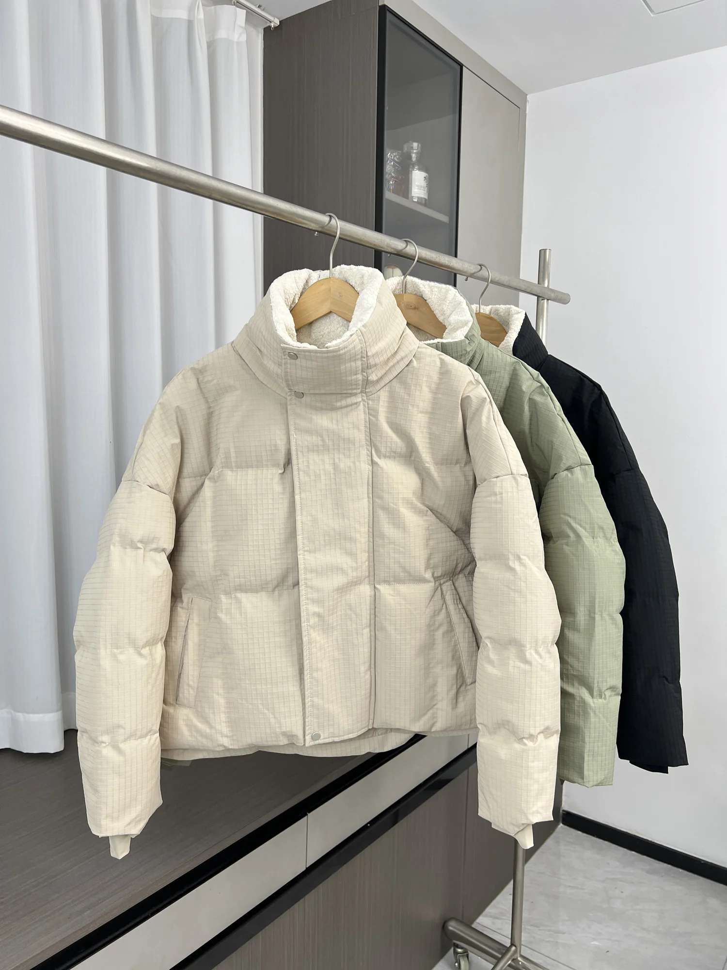 

Thiened Flannel Fabric Quilted Cotton Jaet Men's Winter Warm Coat with Stand Collar Fce Lined Regular Sve Long Coat