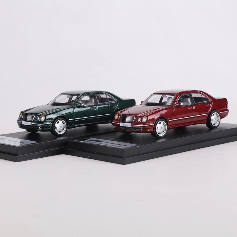 

SHADOW 1:64 E55 W210 Alloy Model Car