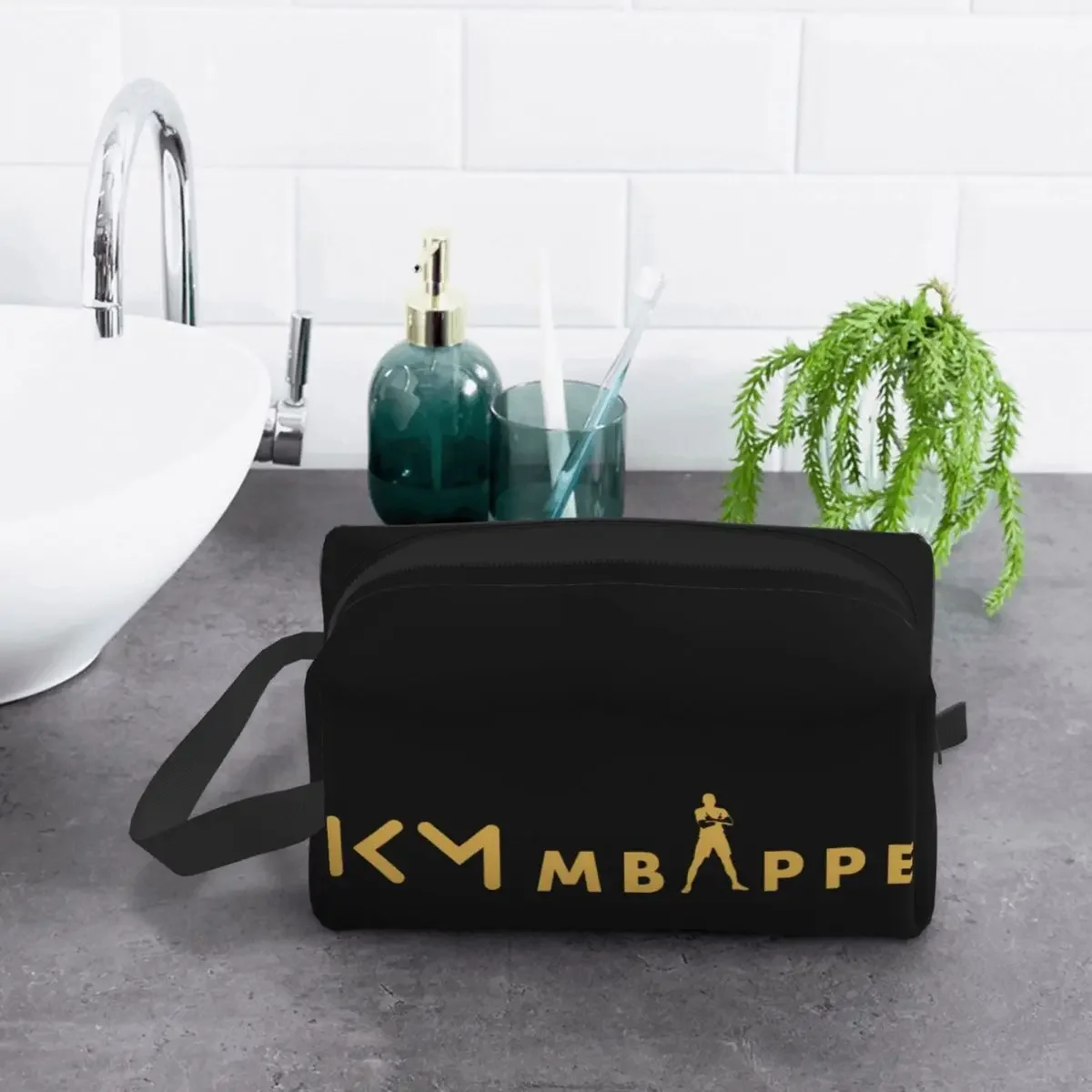 Borsa da toilette da viaggio personalizzata KM Soccer Mbappes Borsa da toilette per trucco da calcio Kawaii Organizzatore cosmetico Scatola per kit