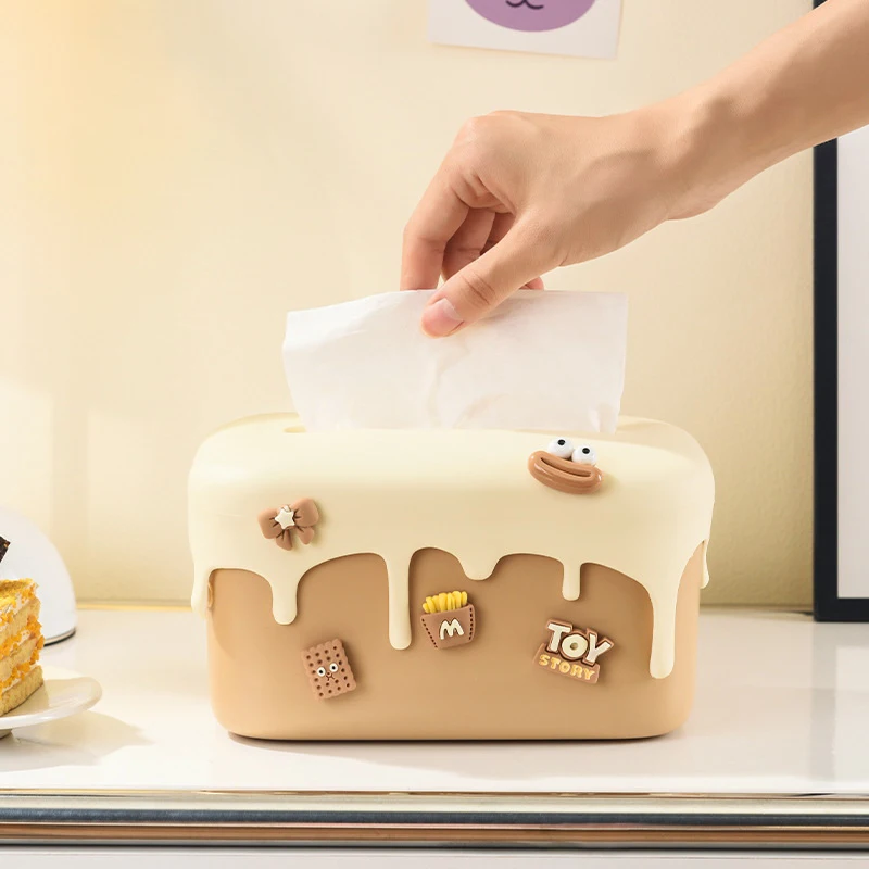 

Элегантная коробка для салфеток кремового цвета в форме торта для гостиной — изысканное и художественное решение для хранения на столешнице