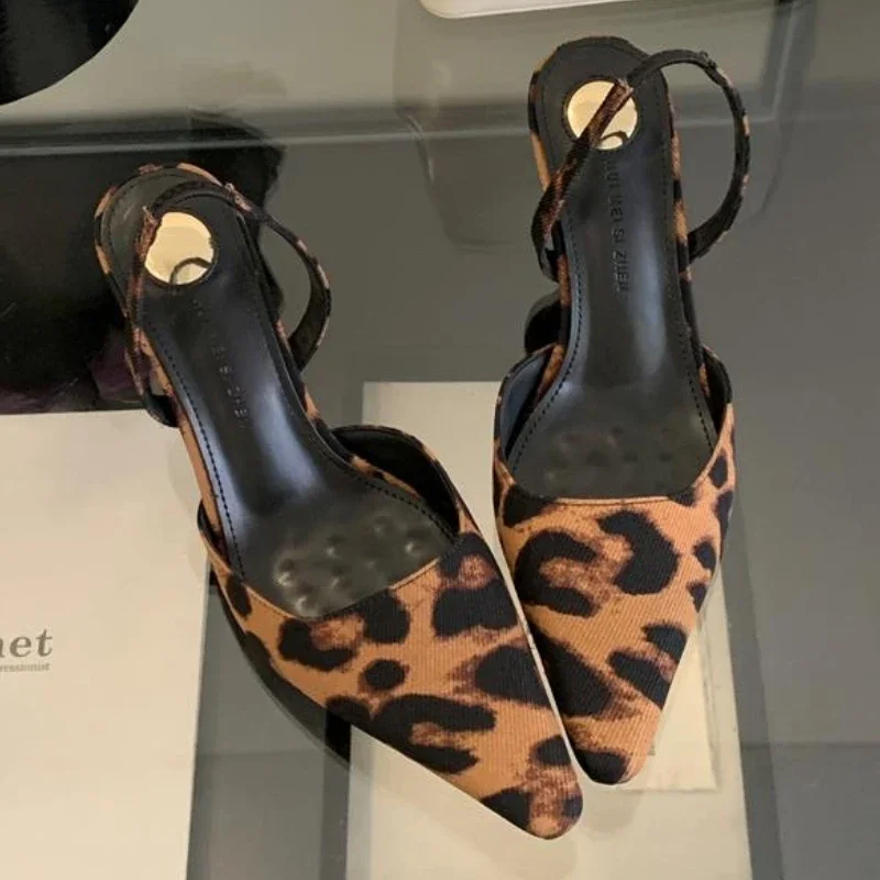 Sandales léopard pointues à talons hauts pour femmes, chaussures de bureau élégantes, chaussures de soirée à bride arrière, mode creuse, sexy, nouveau, 2025