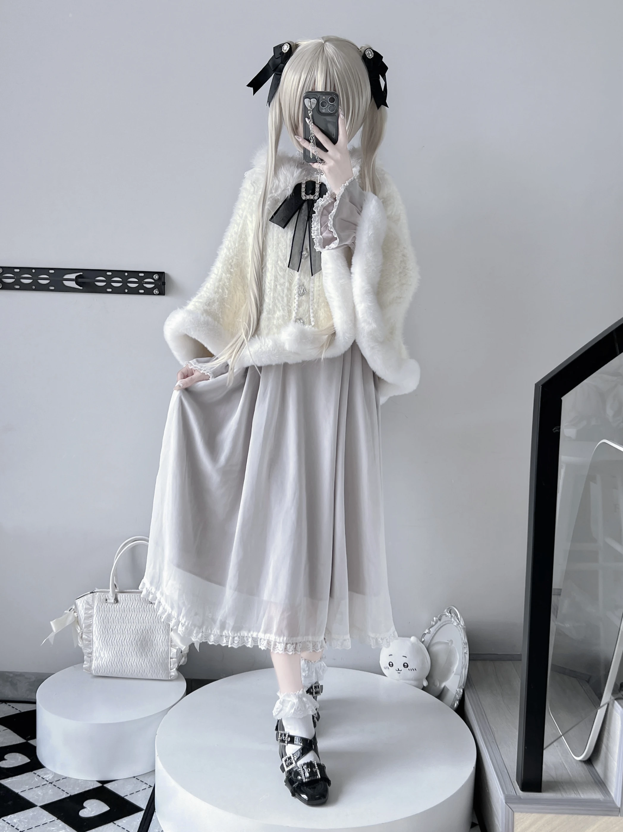 Japanese Mine Style Mass-produced Sweet Cute Lapel Sleeveless Single-breasted Plush Short Knitted Cloak Lolita Cape Women Winter