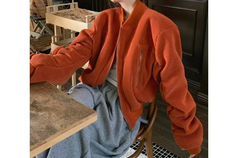 

2026 Vintage Corduroy Jacket for Women Autumn Thickened Cotton-Padded Stand Collar Jacket with Design Sense Pleated Short Top