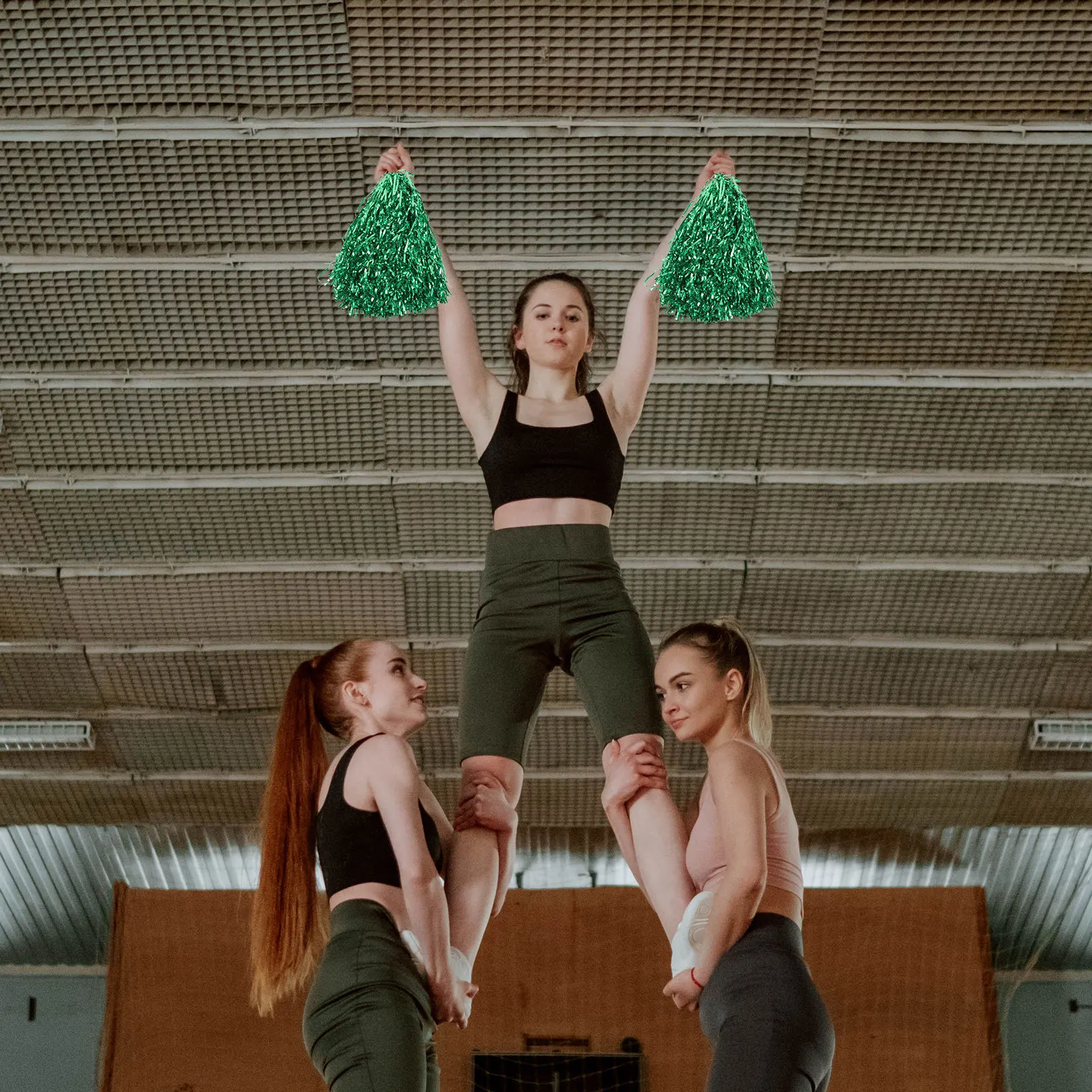 Рисунок 6 - 25 г, помпоны для болельщиков