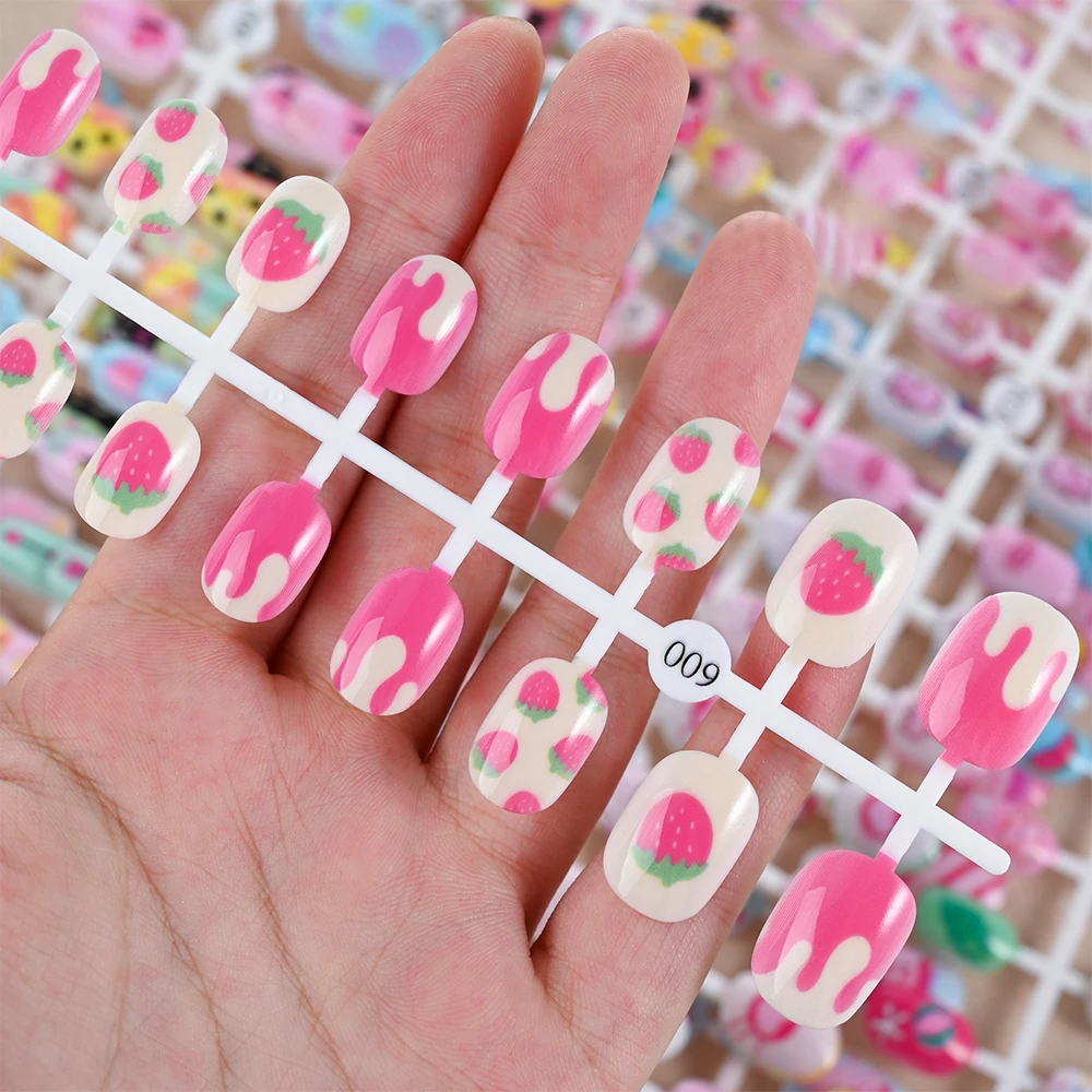 24Pcs/Set Kids Press on Nails Colorful Wearable False Nail Tips Cute Pink Cat/Pig/Butterfly/Horse Artificial Fake Nails for Girl