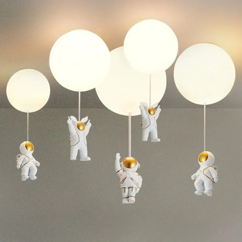 Nowoczesna minimalistyczna kreatywna balonowa lampa sufitowa astronauta Nordic Creche Boy Girl oświetlenie Led do pokoju żyrandol domowe lampki dekoracyjne oprawa