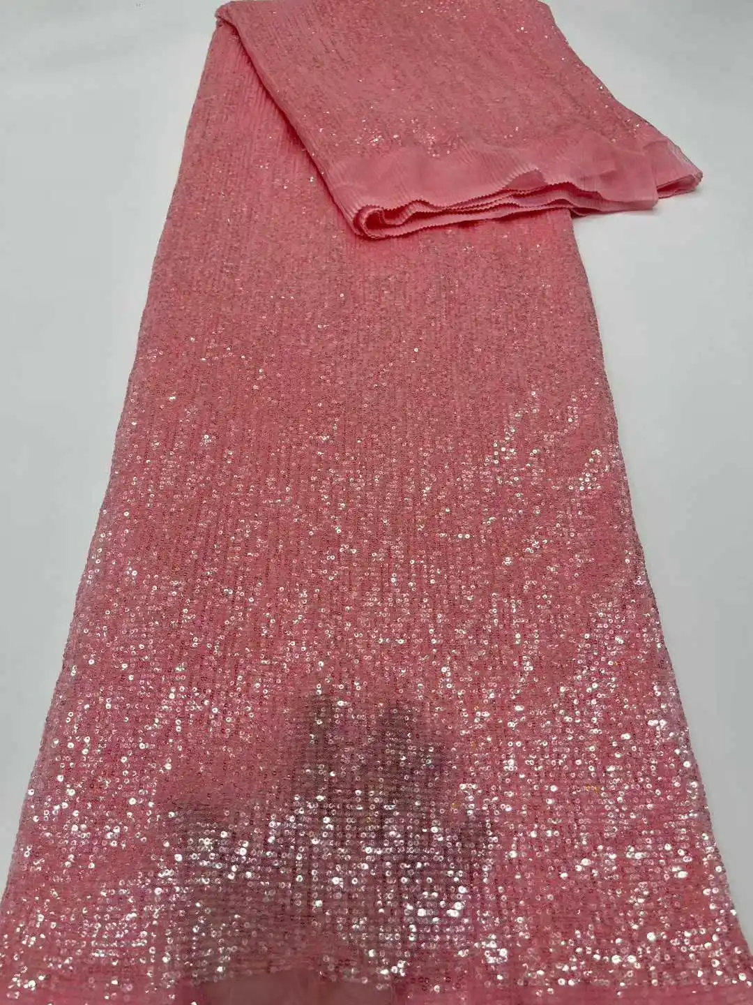 Tessuto di pizzo africano da 5 metri Tessuto di pizzo nigeriano ricamato con paillettes di perline Tessuto di pizzo netto francese africano di alta qualità AH1545
