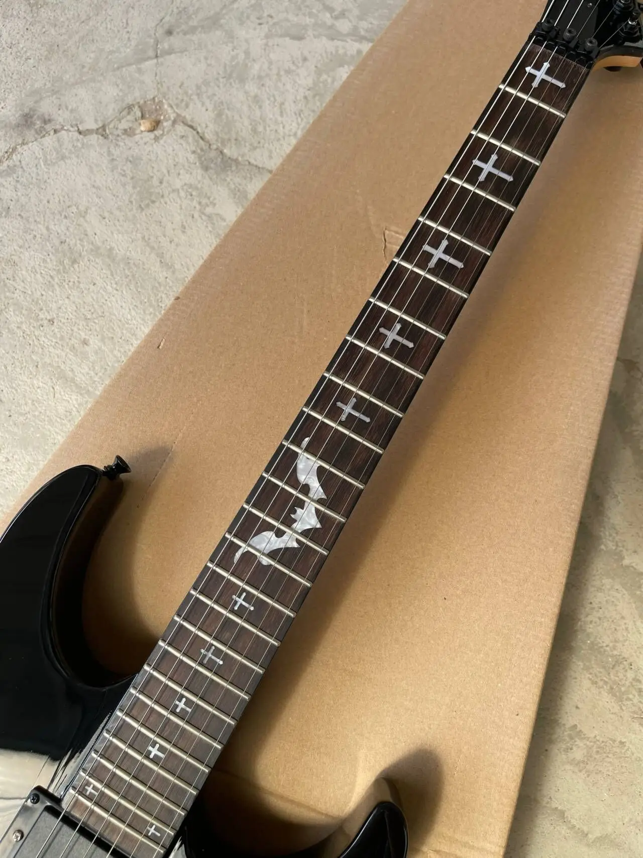 6 Strings Electric Guitar with Black Hardware,Rosewood Fretboard,Special Inlay,Offer Customized