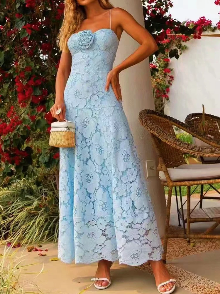 

2025 summer women's new sleeveless three-dimensional flower tube top suspender dress lace waist slim slim slim long dress.