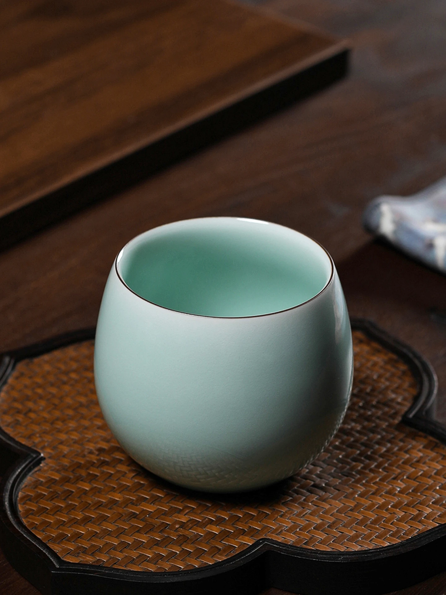 

Handmade Large Size Porcelain Tea Cup Dragon Well Ceramic Gongfu Tea Cup for Office And Living Room Tea Set Single Cup Owner Cup