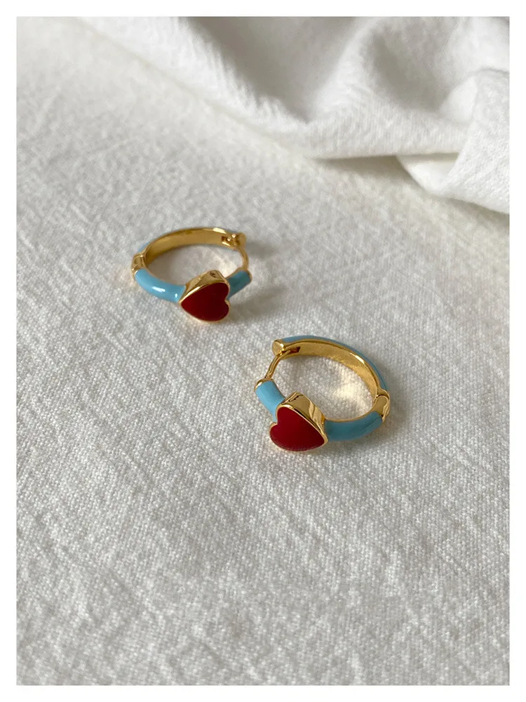 Orecchini d\'amore con smalto a goccia rosso per le donne orecchini con personalità chic orecchini con anello a vento fresco per le donne orecchini a