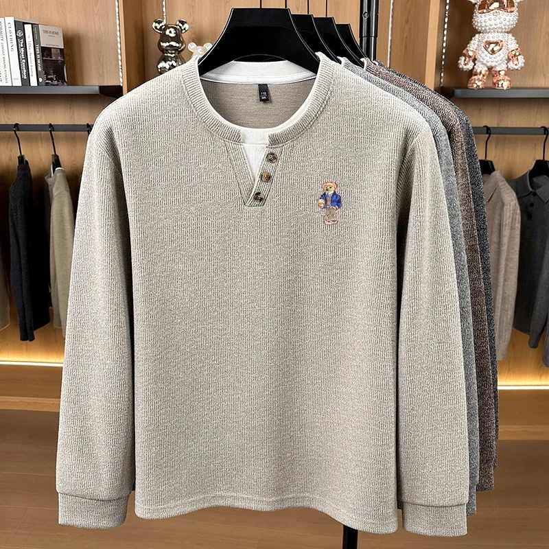 Herren Langarm-Henley-Shirt Waffelstrick-Pullover Zweiteiliges Design mit Knöpfen und Bären-Logo-Stickerei Lässige Warme Herbst-Winter-Oberteile für Männer – Detail 4