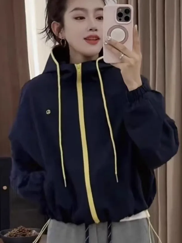 

Spring 2025 Women's Short Jacket Outerwear Casual Versatile Hooded Zipper Pocket Detail Loose Fit Fashionable Basic Coat