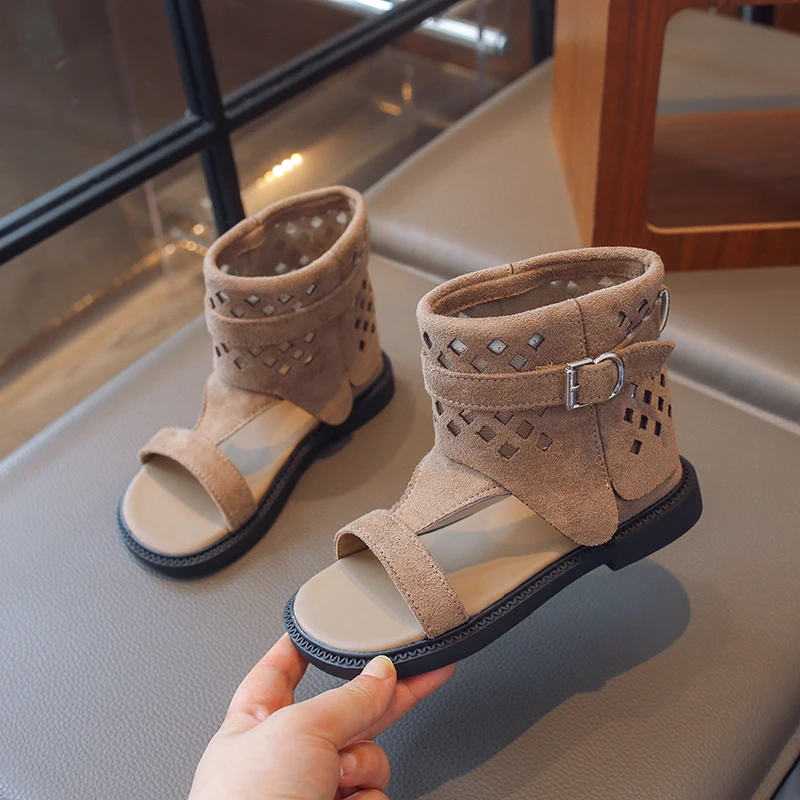 Little Girls High-top Sandals 2026 New Summer Kids Buckle Strap Suede Leather Sandals Non-slip Simple Retro Style School Party