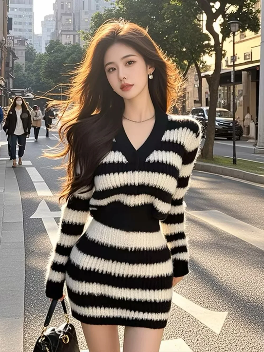 

Black White Stripe Dress 2025 Autumn Winter Bodycon Knit Design Old Money Aesthetic Slim Fit Womens Fashion