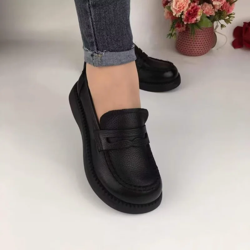 Spring and Autumn 2023 New Round Toe Leather Topped Women Thick Sole Shoes Wear Solid Color Versatile Women\'s Shoes Outside