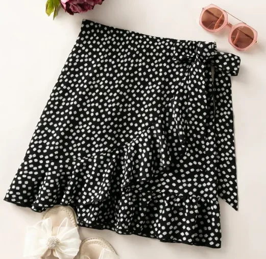 

2024 Summer New Women's Casual Daily Versatile Solid Color Polka Dot Printed Women's Lace up Short Skirt