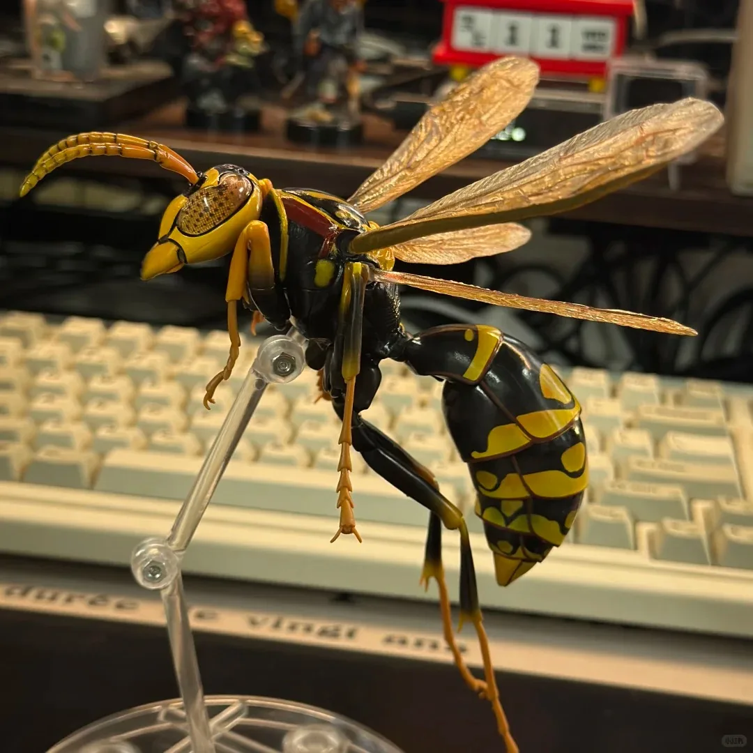 

Аутентичная коллекционная модель-капсула: реалистичные имитации насекомых (осы, бульдога, муравья) — 16 см, серия «Разнообразие жизни на Земле»