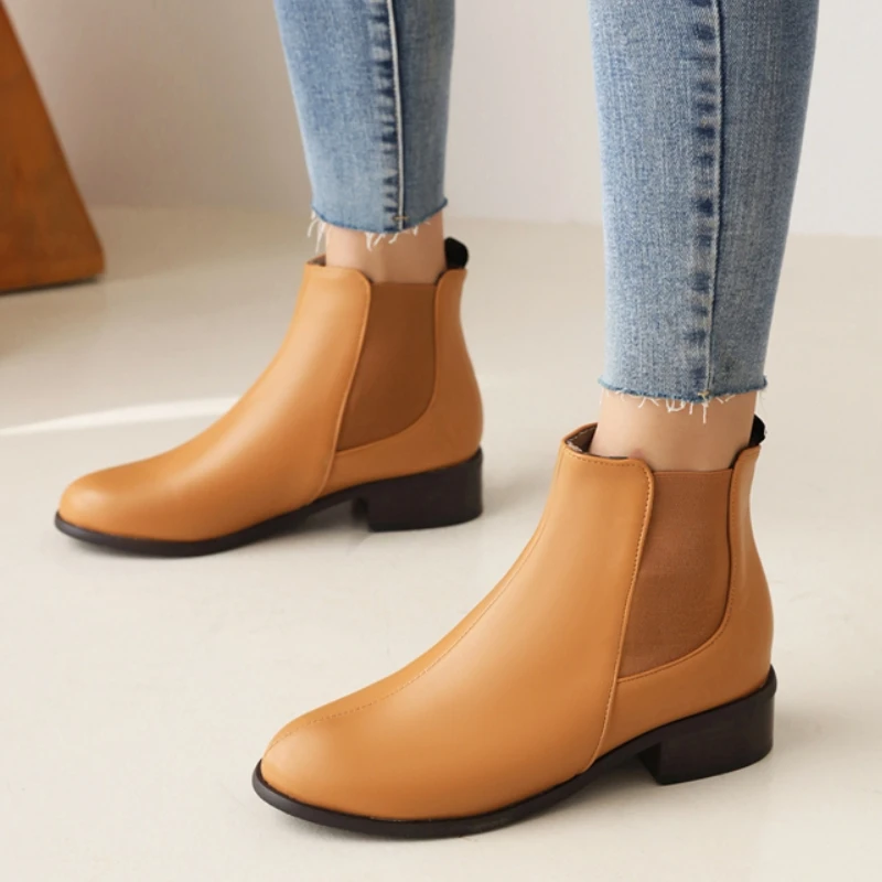 

Белые женские ботильоны на низком каблуке 2024, весенне-осенние короткие ботинки без шнуровки, черно-белая обувь, женская обувь, большой размер 45 47