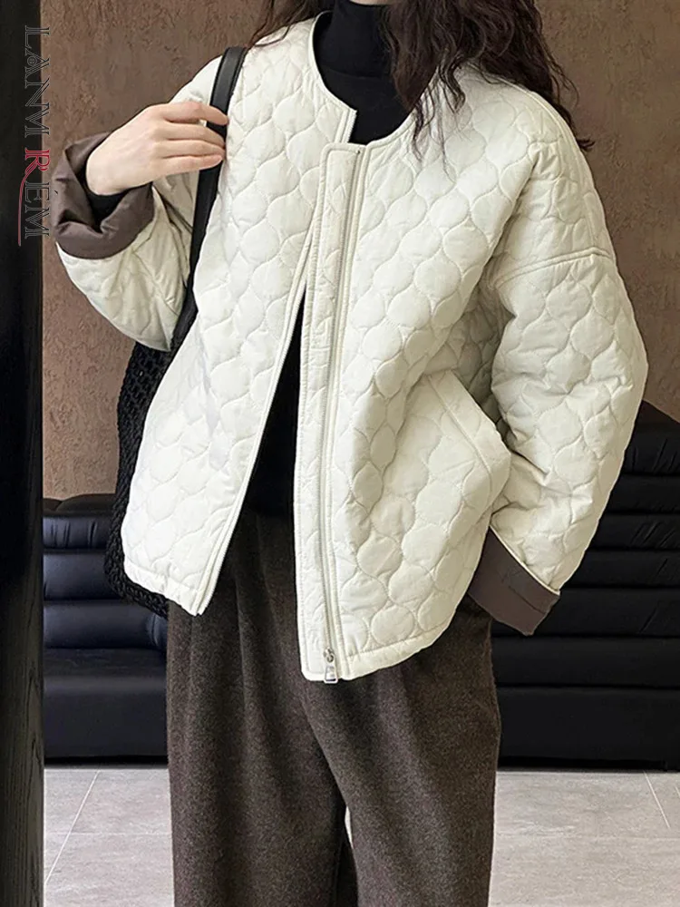 

[LANMREM] Minimalism Plaid Design Cotton Coats For Women Round Neck Long Sleeve Casual Loose Warm Jackets 2024 Winter New 26C734
