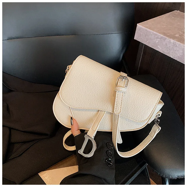 

​​2025 SS Premium Leather Shoulder Bag, Designer-Inspired Convertible Crossbody Purse for Women, Classic Day to Night Tote