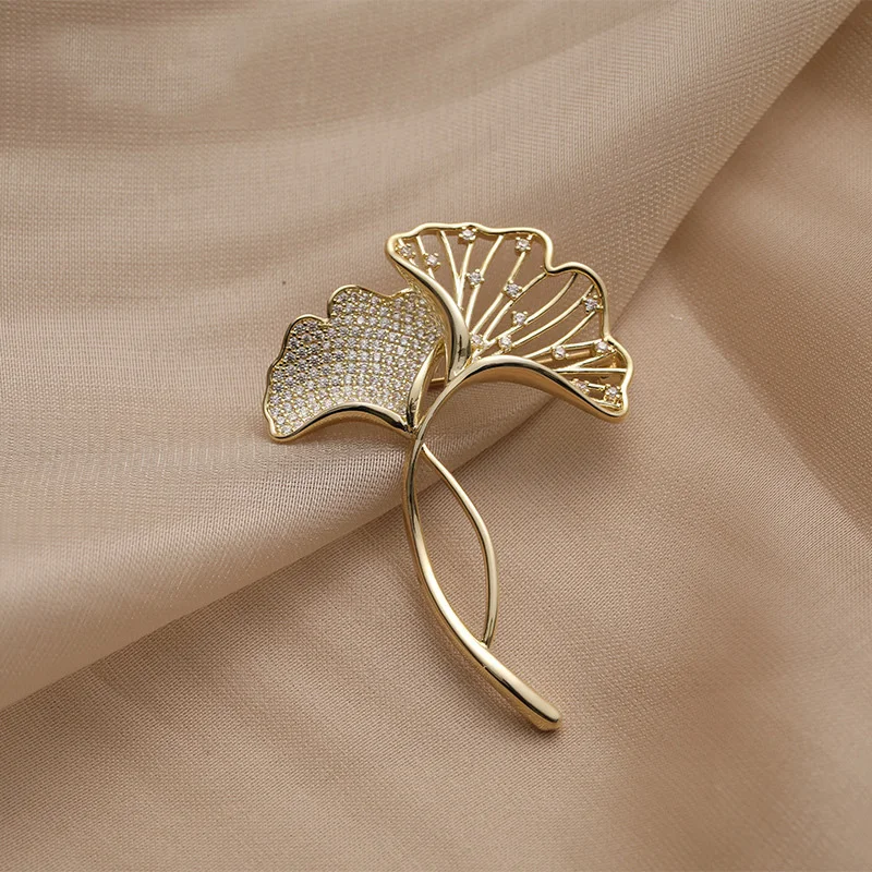 Leaf Brooches For Women Wedding Party Flower Brooches Pin Fashion Bijouterie Broche Femme Bijoux De Luxe Retro Elegant Ginkgo