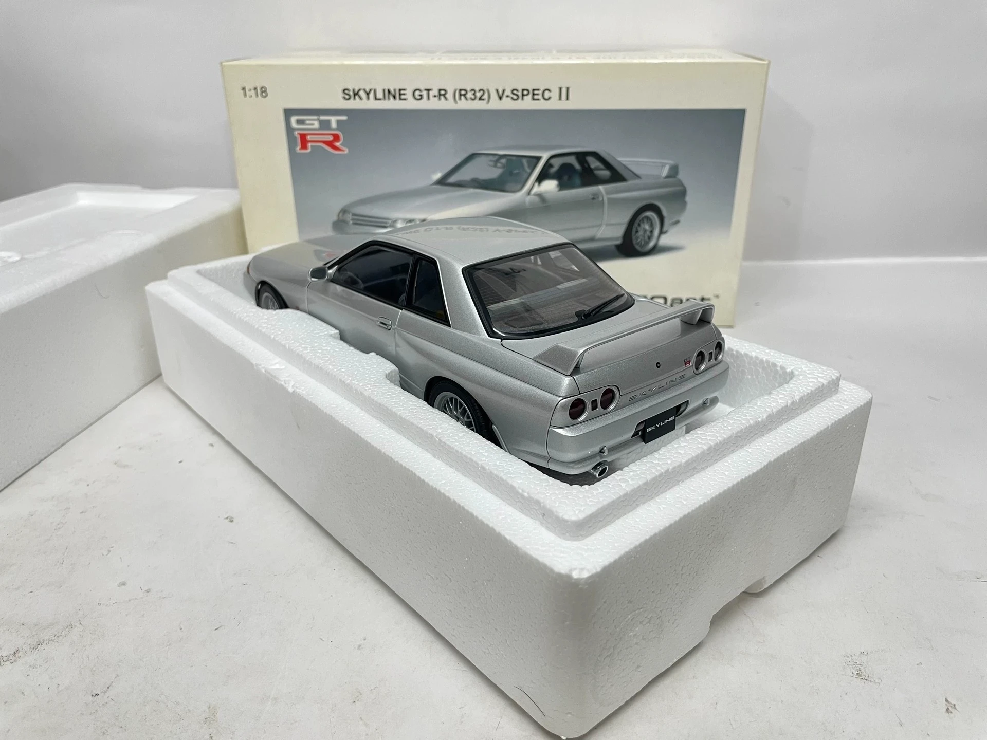 Autoart 1:18 Skyline R32 v-spec II Simulation d'argent édition limitée tout ouvert alliage métal statique modèle de voiture jouet cadeau