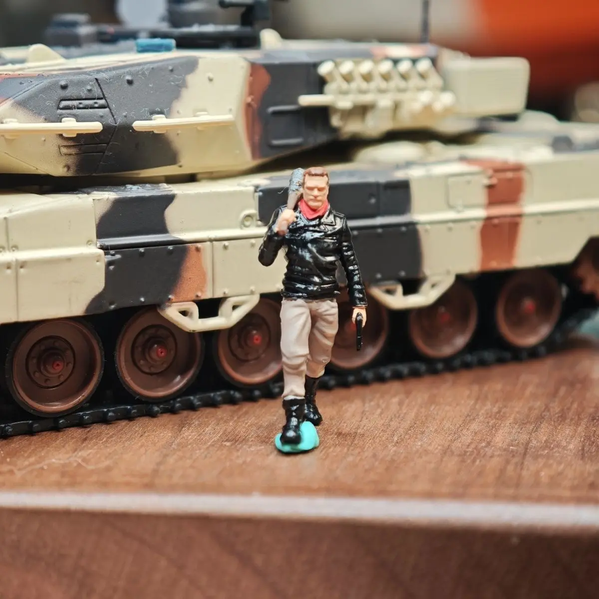 1:64 Figura fai da te in resina dipinta a mano modello statico Negan figurine garage scena auto Diorama