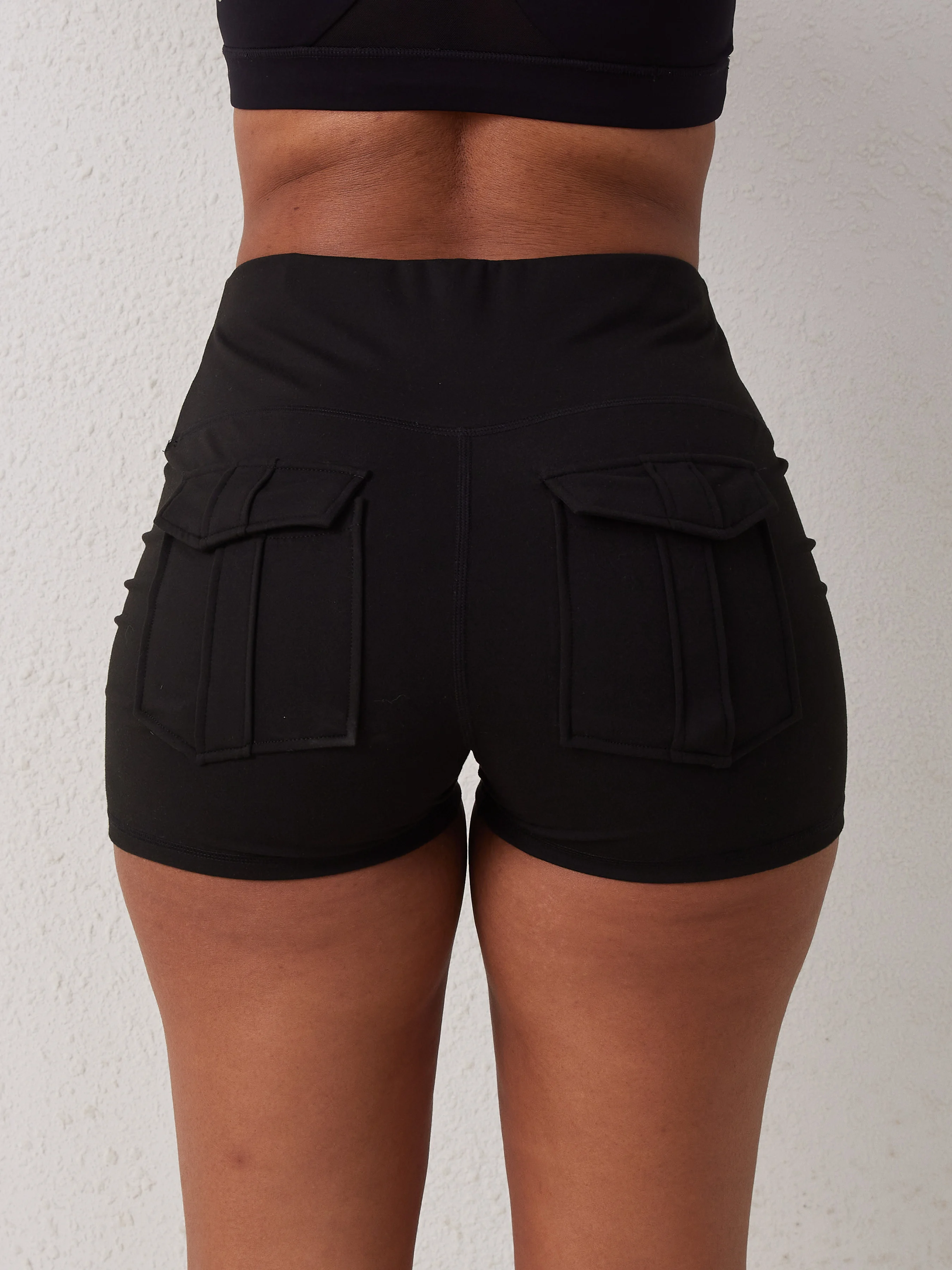 2025 Summer New Women‘s Yoga Shorts Quick Drying 2 Pockets Sportswear Woman Gym Clothing Suitable for Running Squats Pilates
