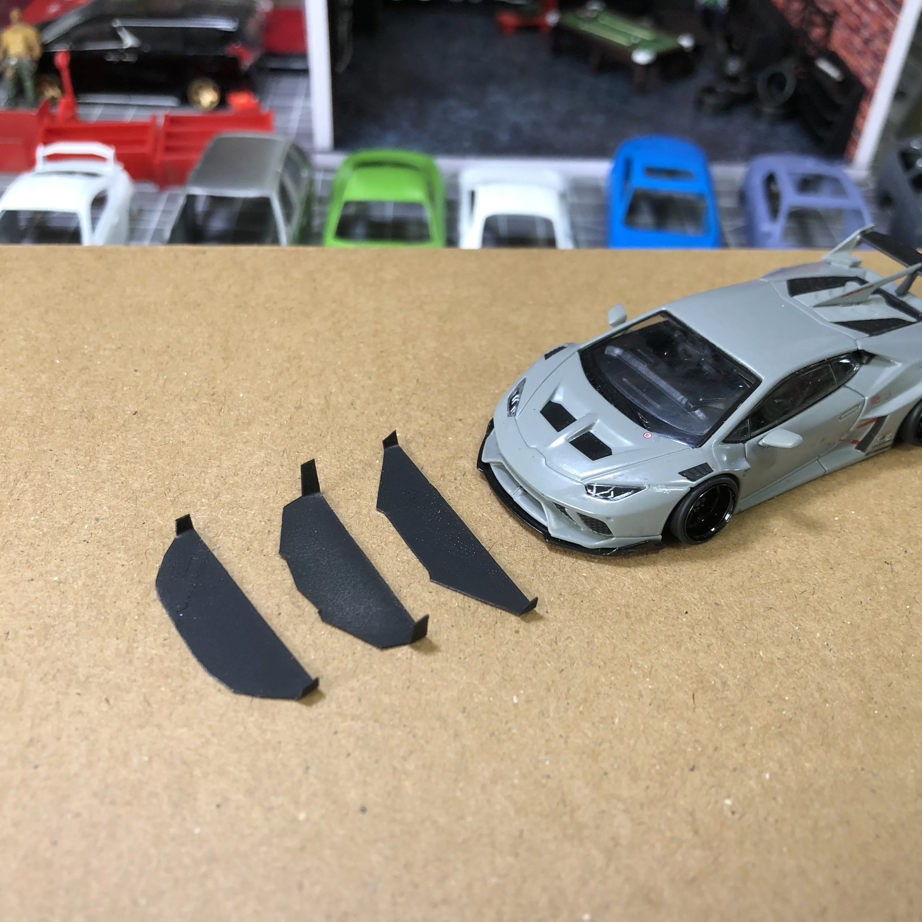 

1/64 Scale Front Shovel Tail Modification Parts Auto Repair Tool Accessories Micro Garage Scene Collocation Miniature Scene