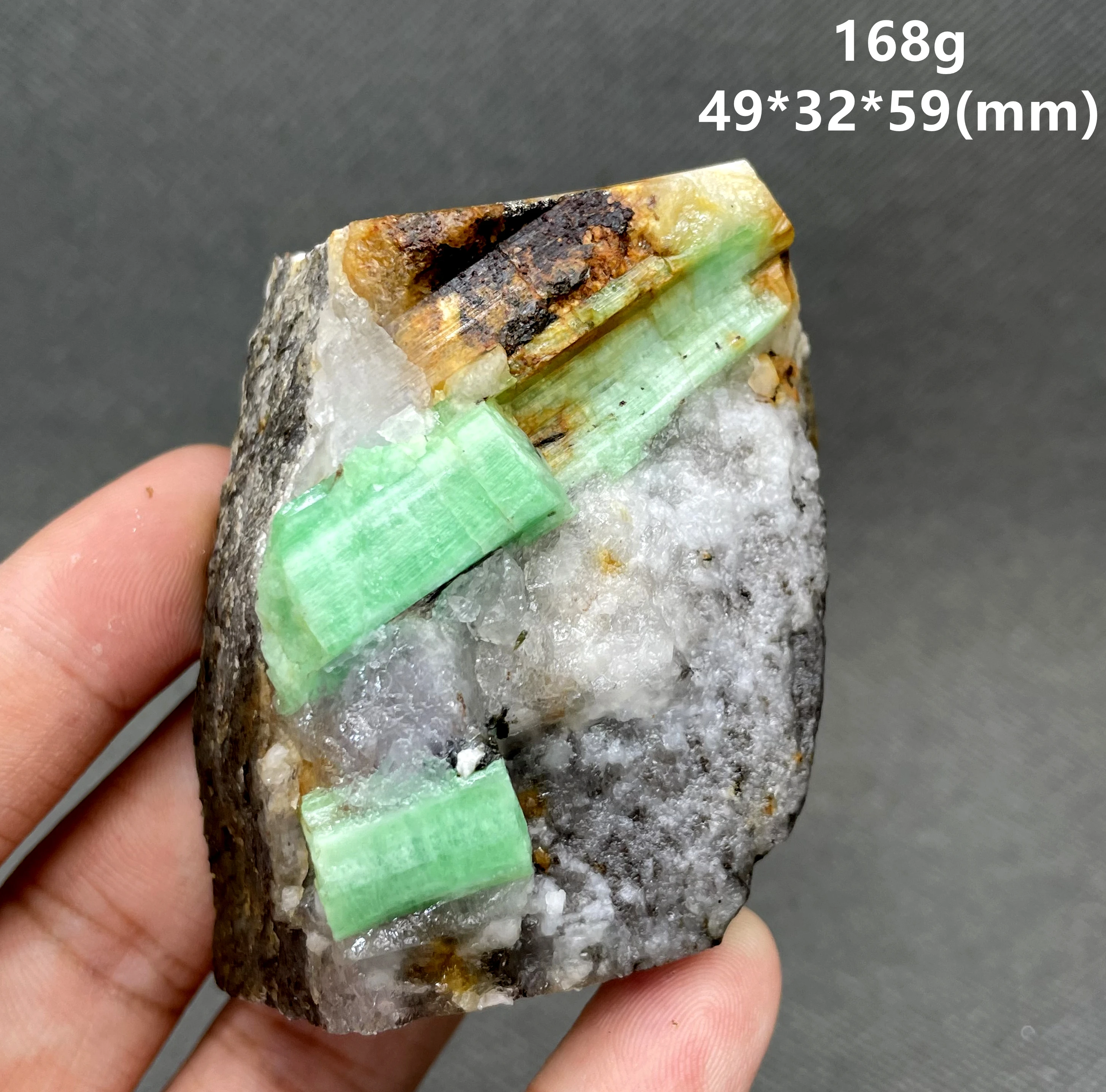 

BIG! 100% Natural green emerald mineral gem-grade crystal specimens stones and crystals quartz crystals from China