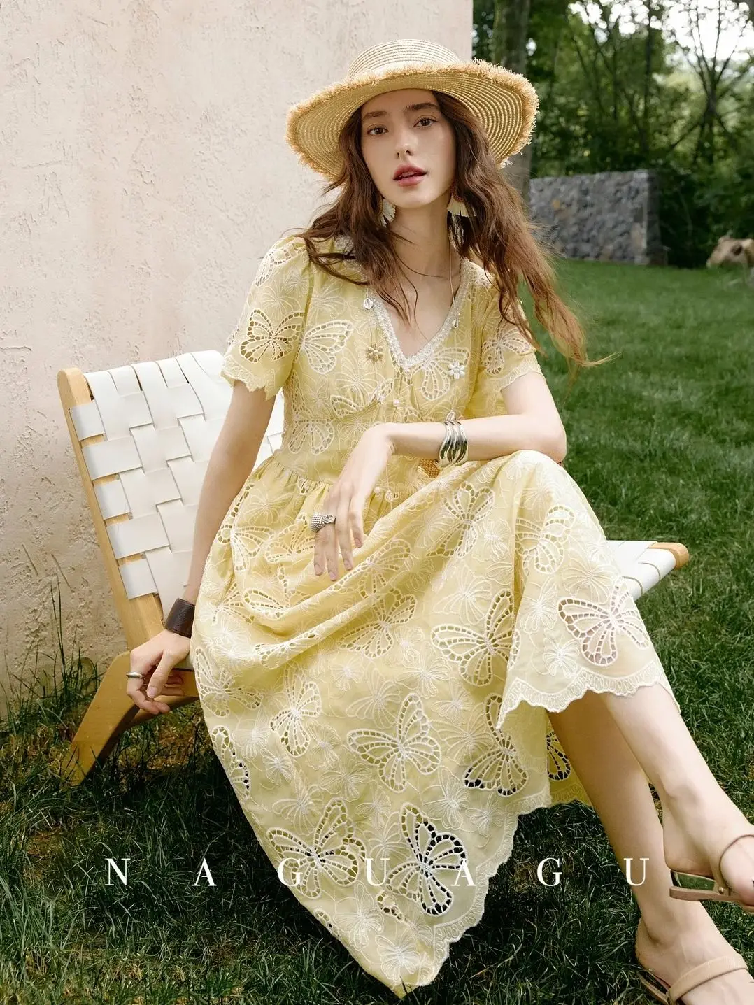 

Высококачественное Новое Желтое Длинное Платье с Вышивкой и Ажурными Вставками в Французском Стиле для Женщин, Лето 2026