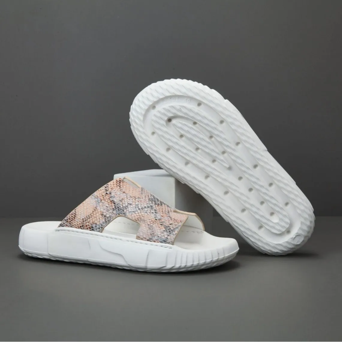 Brand Man Slippers Genuine Leather Slides Basic Outdoor Beach Fashion Men's Sandals Luxury Designers Casual Shoes For Man