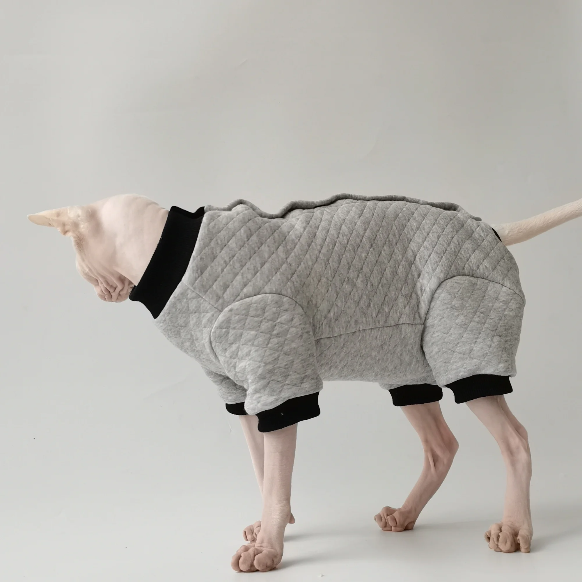 

Одежда для кошек, комбинезон из плотного хлопка с 4 пуговицами на спине, теплое серое пальто с длинными рукавами для кошек сфинкса на улице зимой