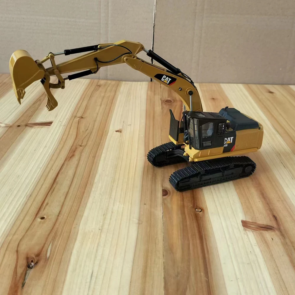 Cat 568GF Die-cast 1:50 Scale Excavator Road Construction Machine