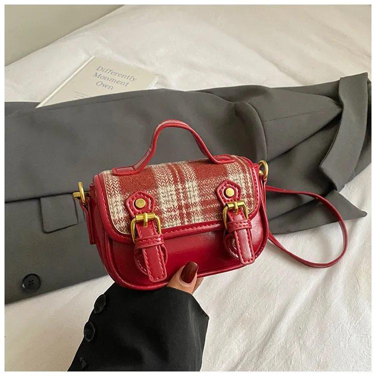 حقيبة يد نسائية ريترو 2025، محفظة كتف متعددة الاتجاهات من الجلد الطبيعي، حقيبة صغيرة عتيقة للتنقل في العمل والمواعدة