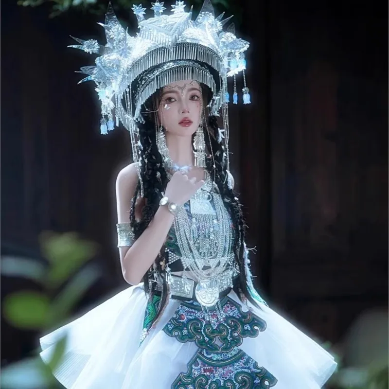 

Ethnic costumes Female exotic girls travel photography style dance performance