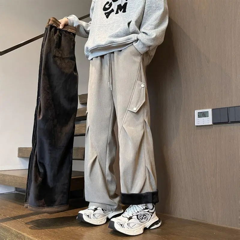 

Мужские серо-зеленые вельветовые брюки, зимние теплые джоггеры, свободные прямые брюки в американском стиле High Street, утилитарный дизайн в стиле карго.