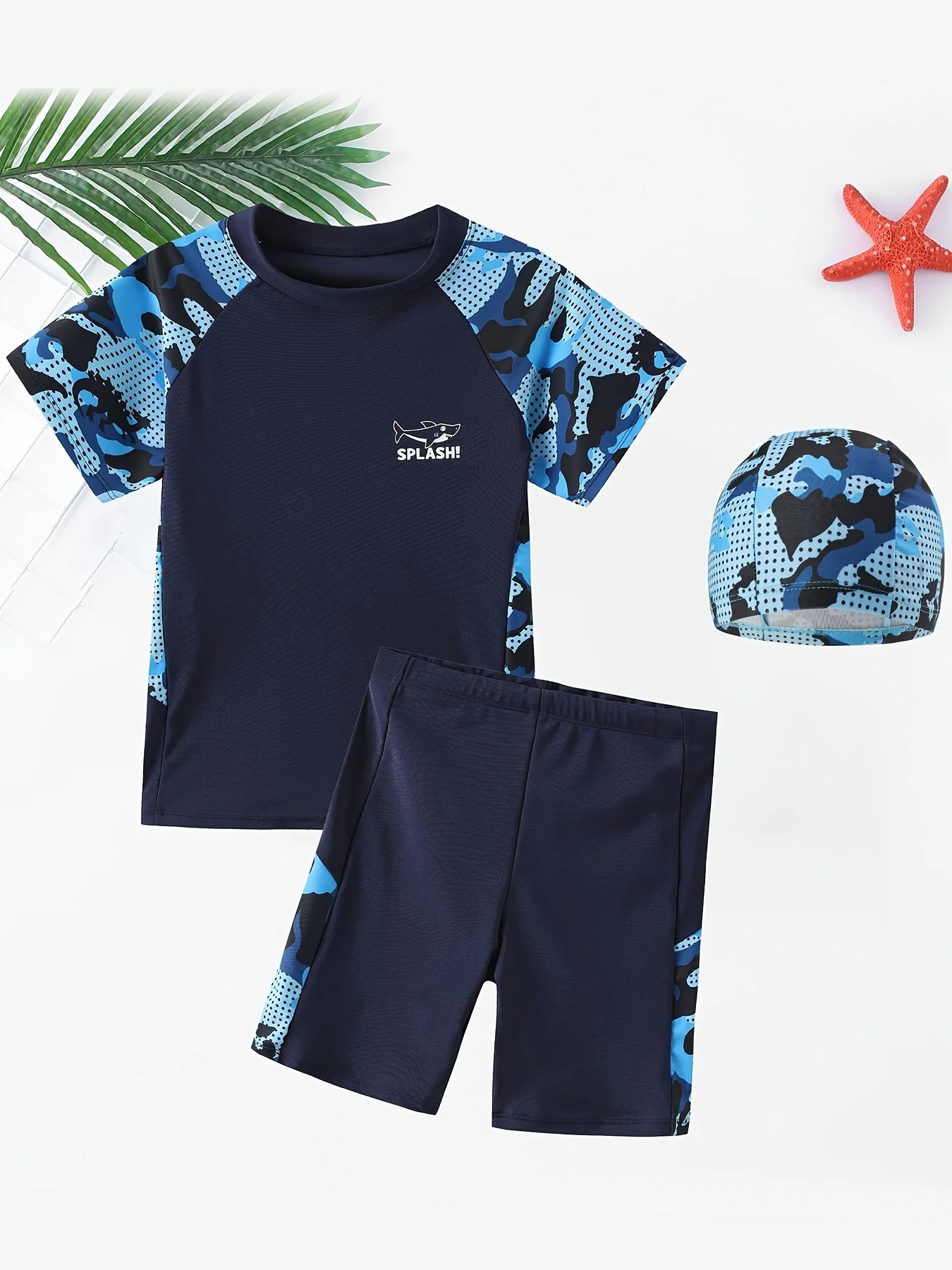 طقم تي شيرت صيفي أنيق للأولاد، ملابس سباحة، سروال سباحة، قبعة سباحة مكونة من ثلاث قطع، ناعمة ومريحة وسريعة الجفاف