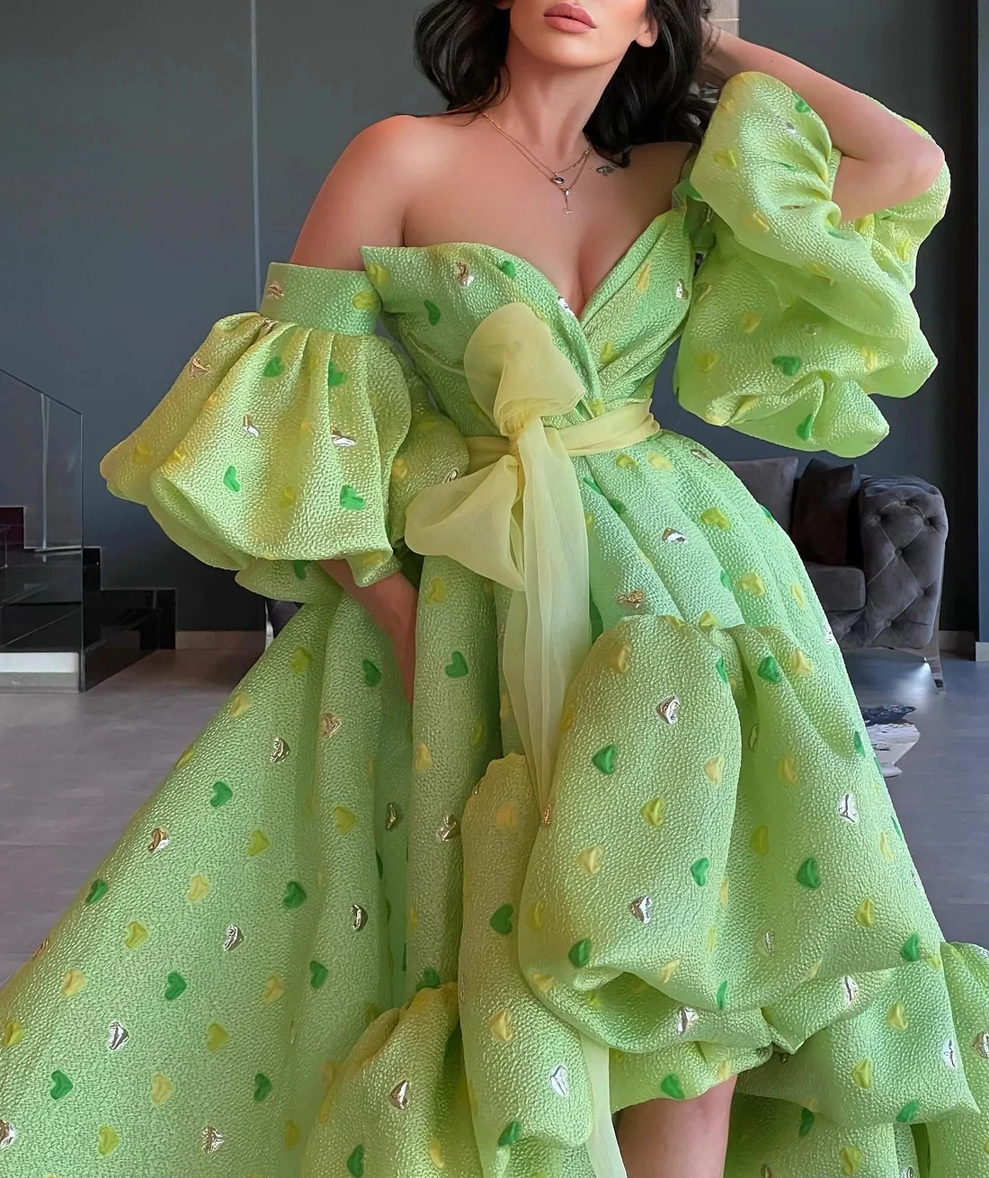 Lime Green Haute Couture Prom Dresses Ball Gown V-neck Lace High Low Saudi Arabia Dubai Robe De Soiree Evening Dress Gown